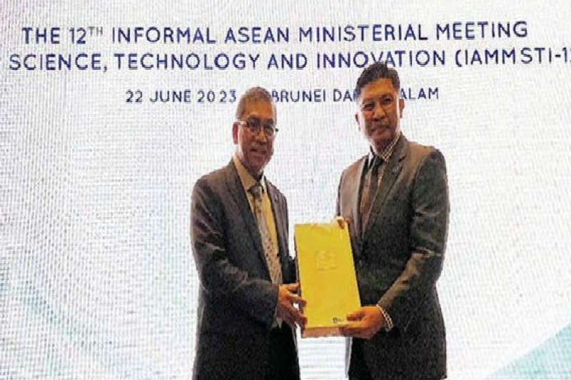 Science Secretary Leads the Philippines at the IAMMSTI-12