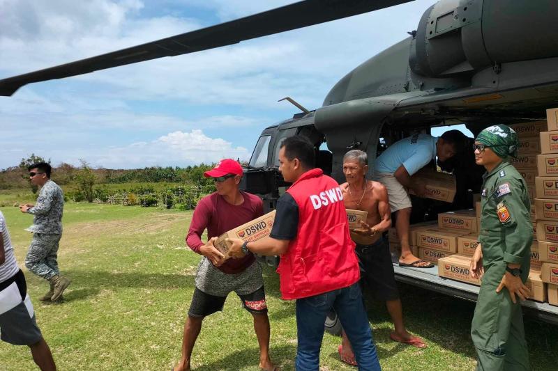 PBBM LEADS DISTRIBUTION OF ASSISTANCE TO RESIDENTS AFFECTED BY TYPHOON EGAY