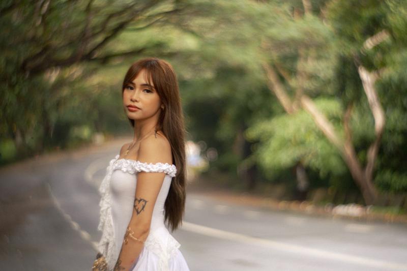 Acclaimed singer-songwriter syd hartha chooses herself in “ako naman muna”