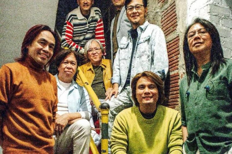 Side A reunites original and present lineup for a two-day concert